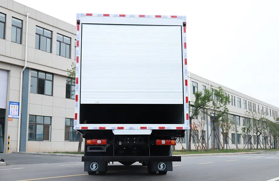 Shacman E9 4×2 Light Van Truck-4